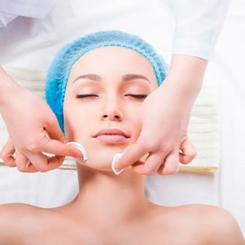 Dermaplaning para cicatriz de acne e rugas